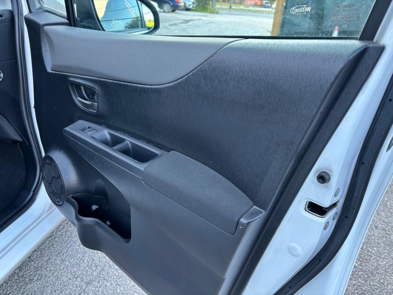 Toyota Yaris 1.4 D-4D 5 porte Lounge OK NEOPATENTATI