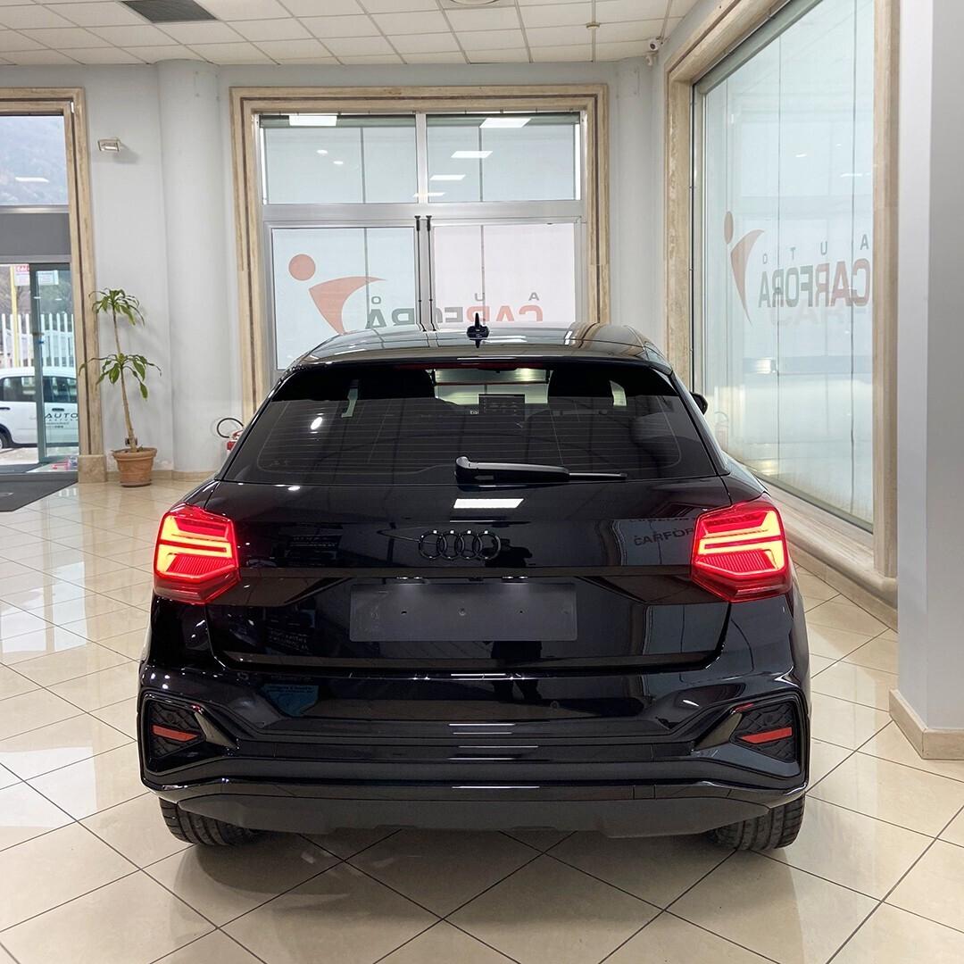 Audi Q2 35 TDI S tronic Identity Black