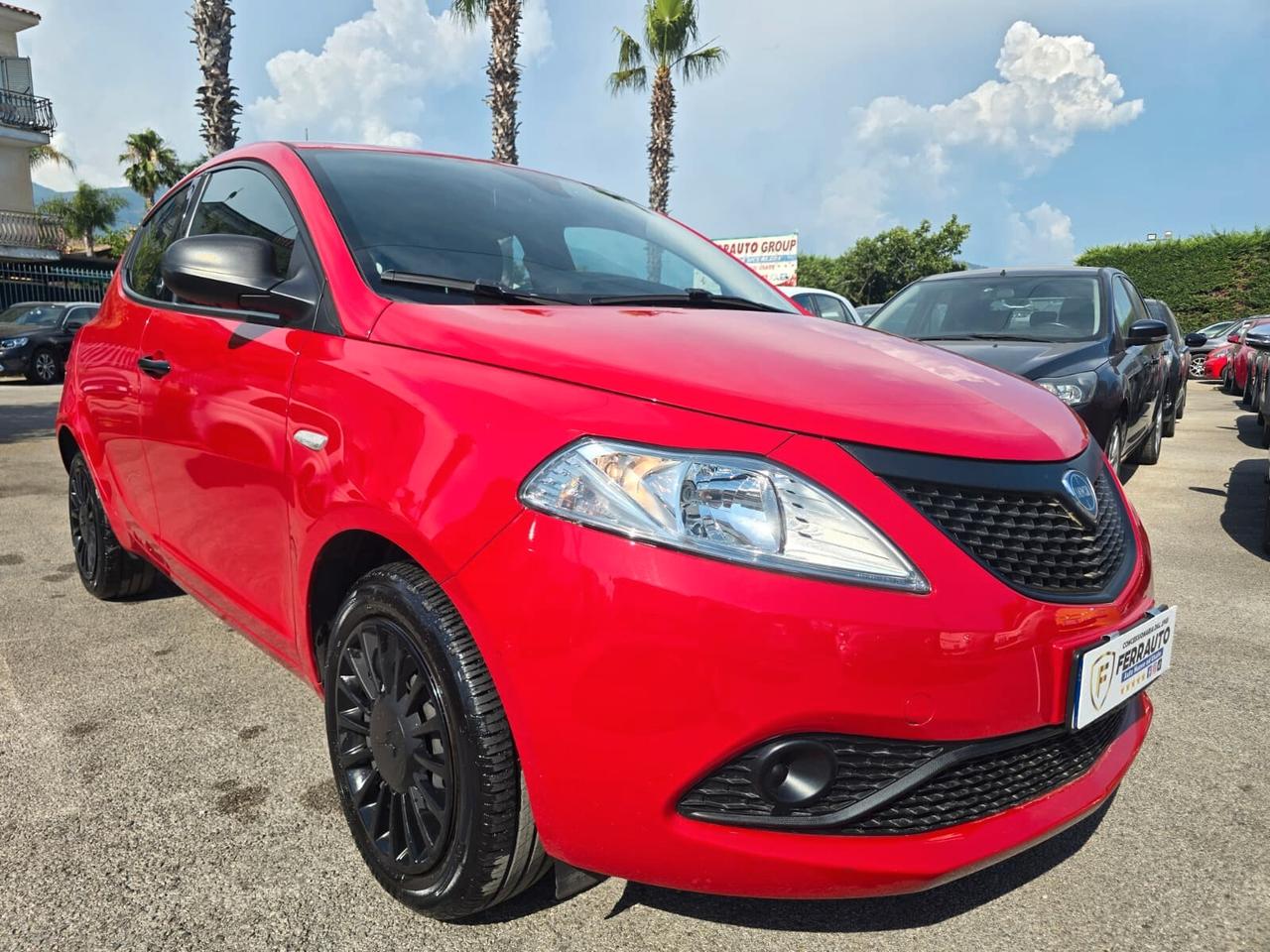 Lancia Ypsilon 1.0 FireFly 5 porte S&S Hybrid Ecochic