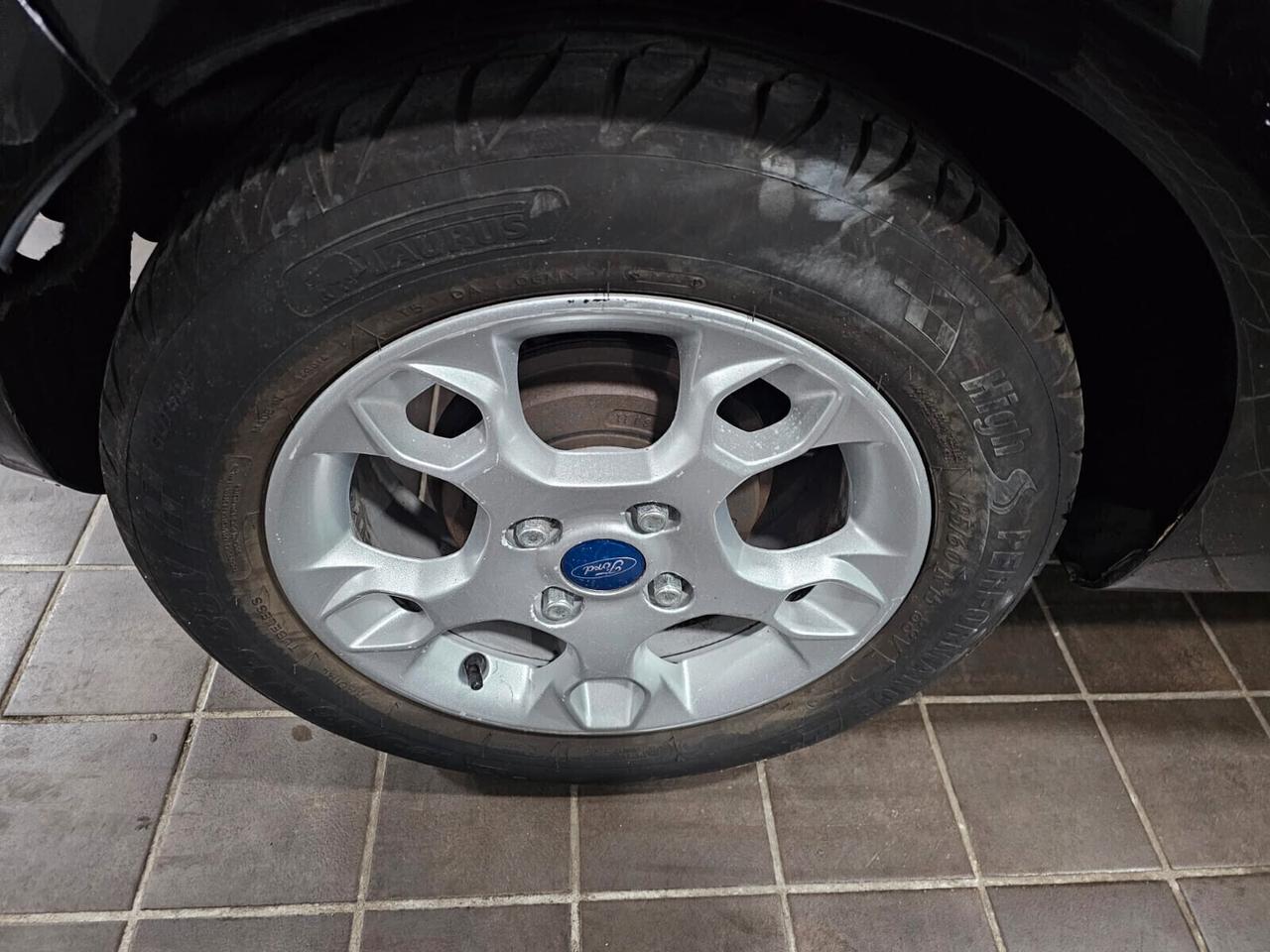 NUOVA FORD FIESTA TITANIUM 1.4 TDCI 70CV PER NEOPATENTATI