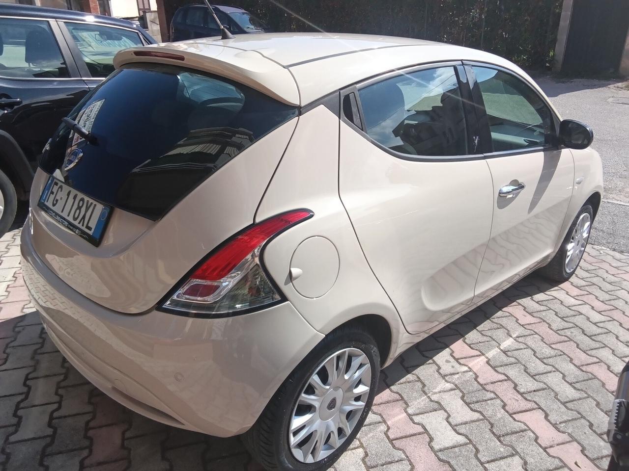 LANCIA YPSILON 1.2 BENZ 5P 2017 KM79.000 (+gpl)