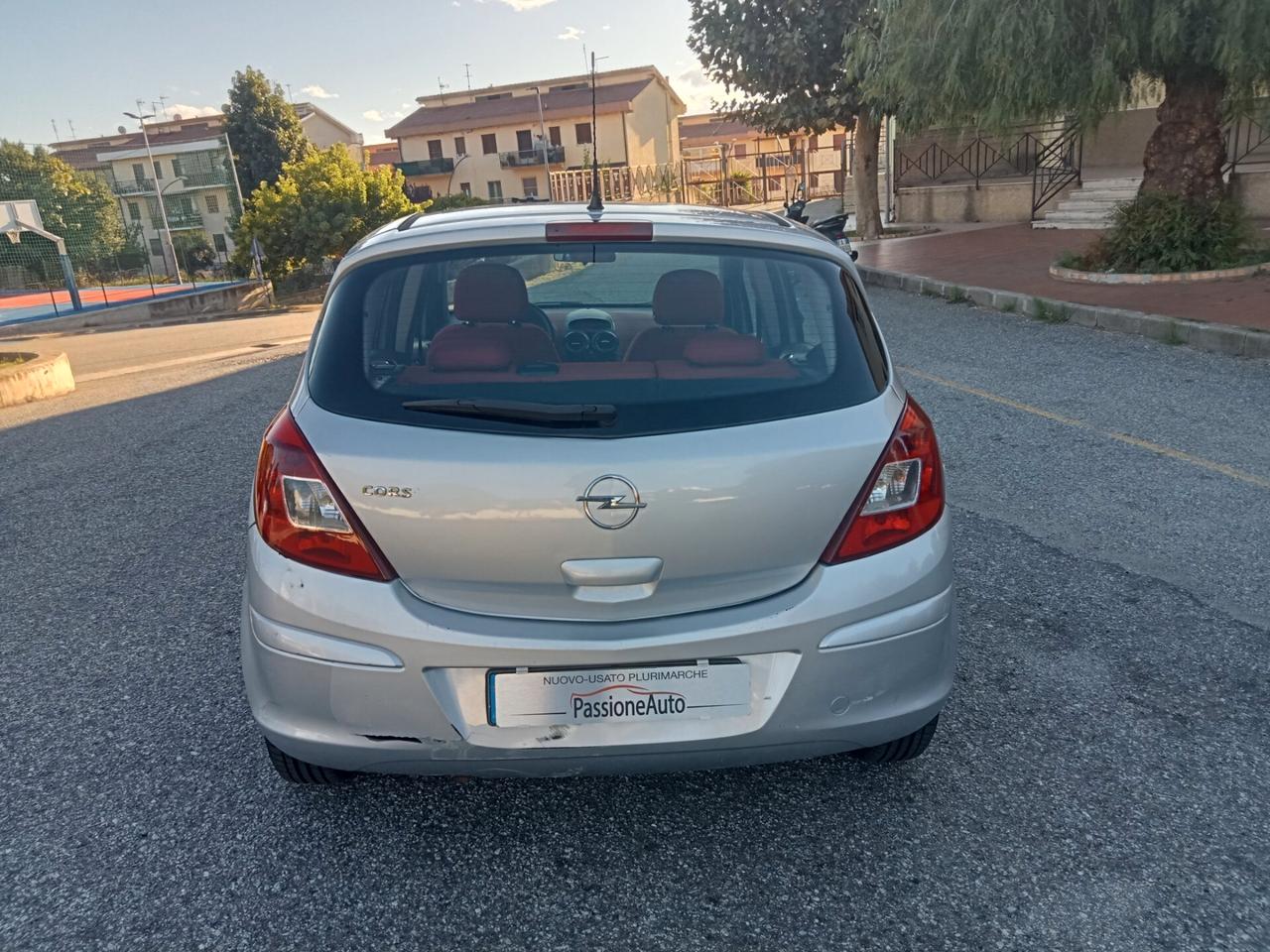 Opel Corsa 1.2 5 porte Club 2010