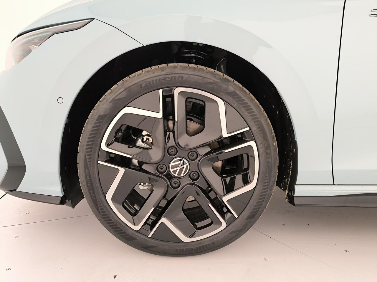 Volkswagen Golf 1.5 etsi r-line plus 150cv dsg