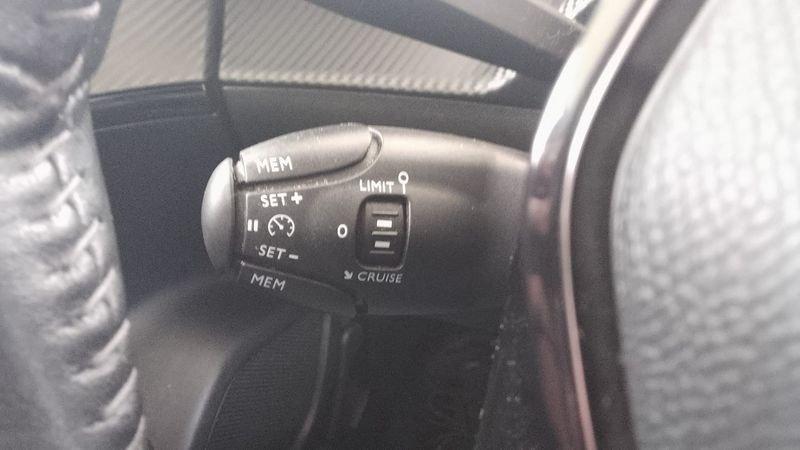 Peugeot e-2008 e 100kW Allure Pack