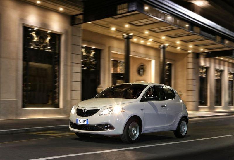 Lancia Ypsilon III 2015 1.0 firefly hybrid Silver s&s 70cv