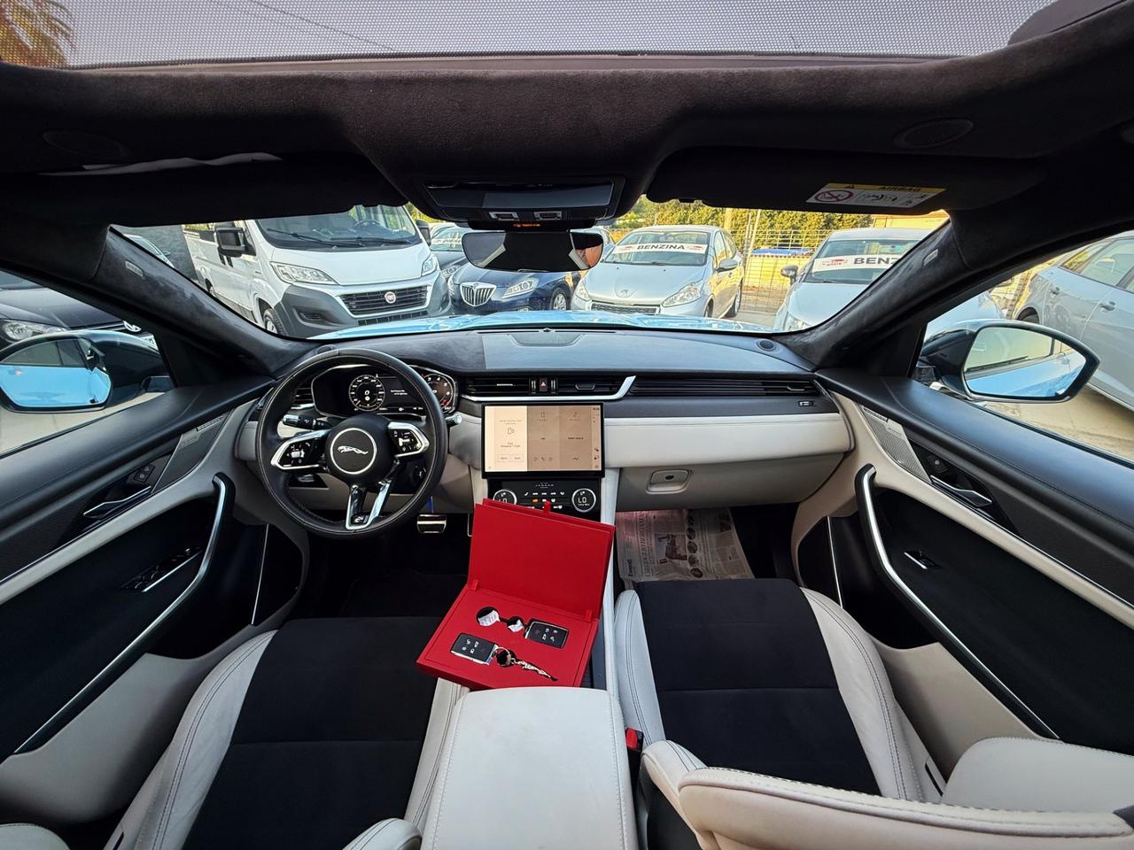 Jaguar F-Pace 5.0 V8 550 CV AWD aut. SVR Extra Full Garanzia 24 Mesi 24.000 km
