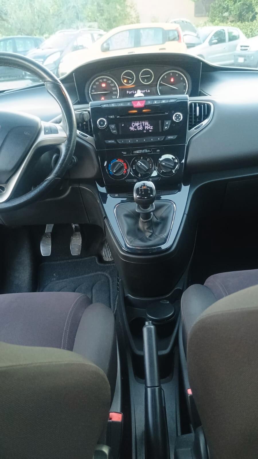 Lancia Ypsilon 1.2 69 CV 5 porte GPL Ecochic Gold