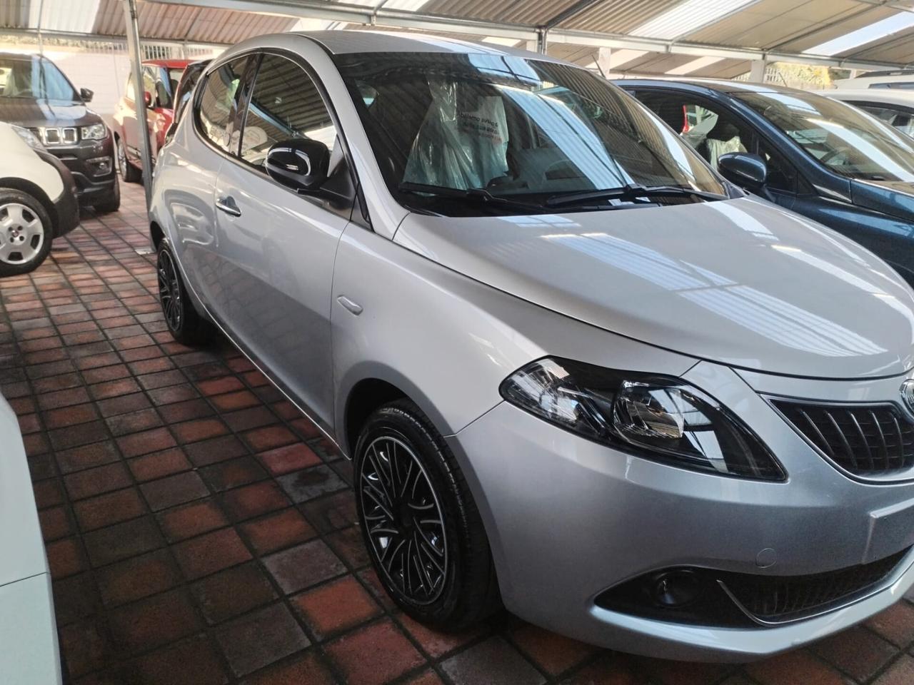 Lancia Ypsilon 1.0 FireFly 5 porte S&S Hybrid Ecochic Gold