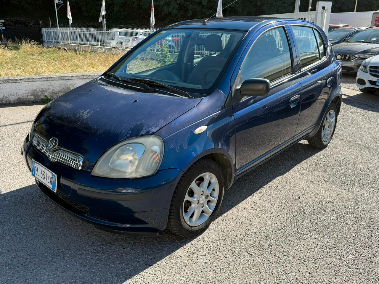 Toyota Yaris 1.0i 16V cat 5 porte Sol