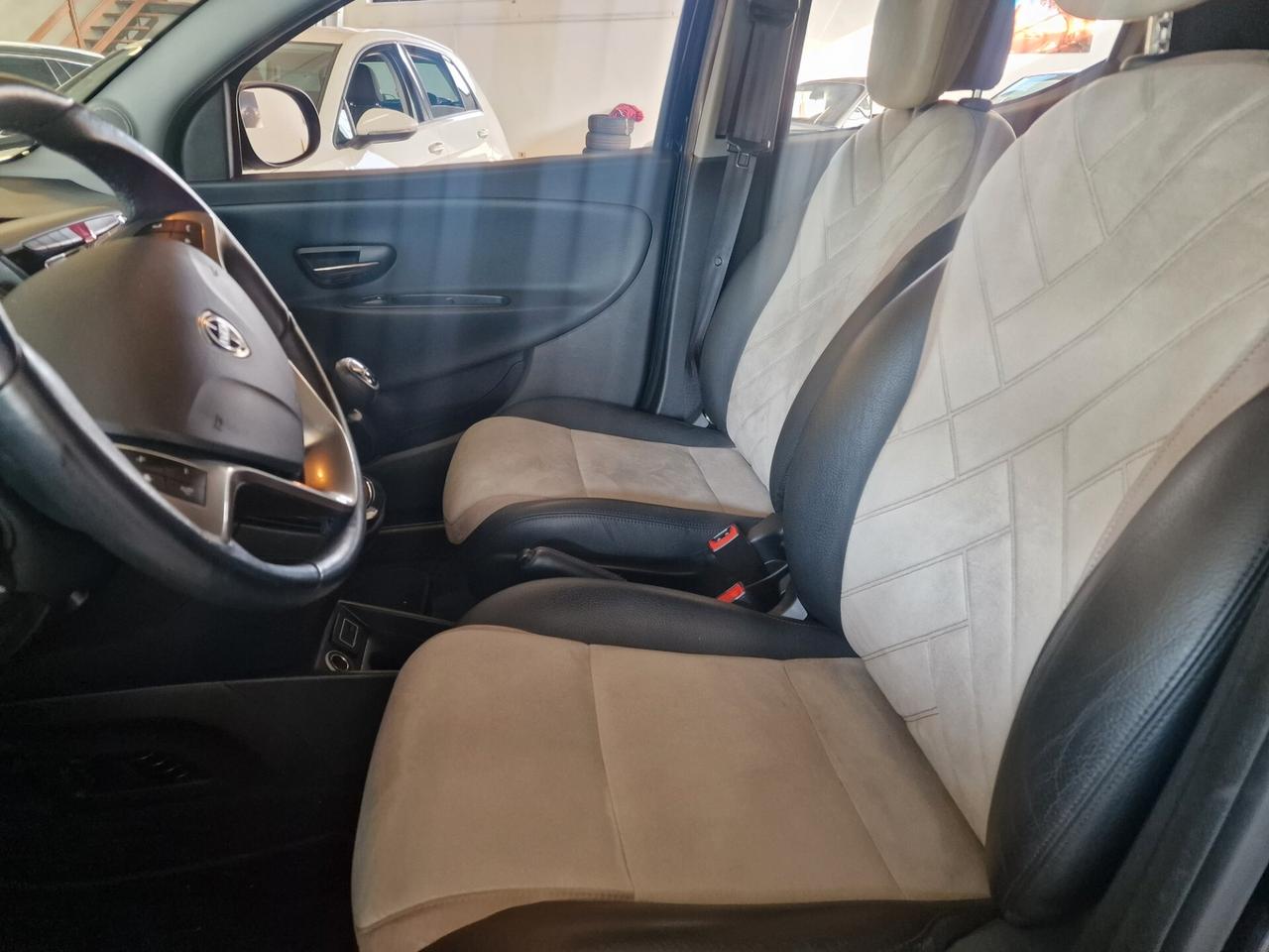 Lancia Ypsilon 1.2 69 CV 5 porte Gold