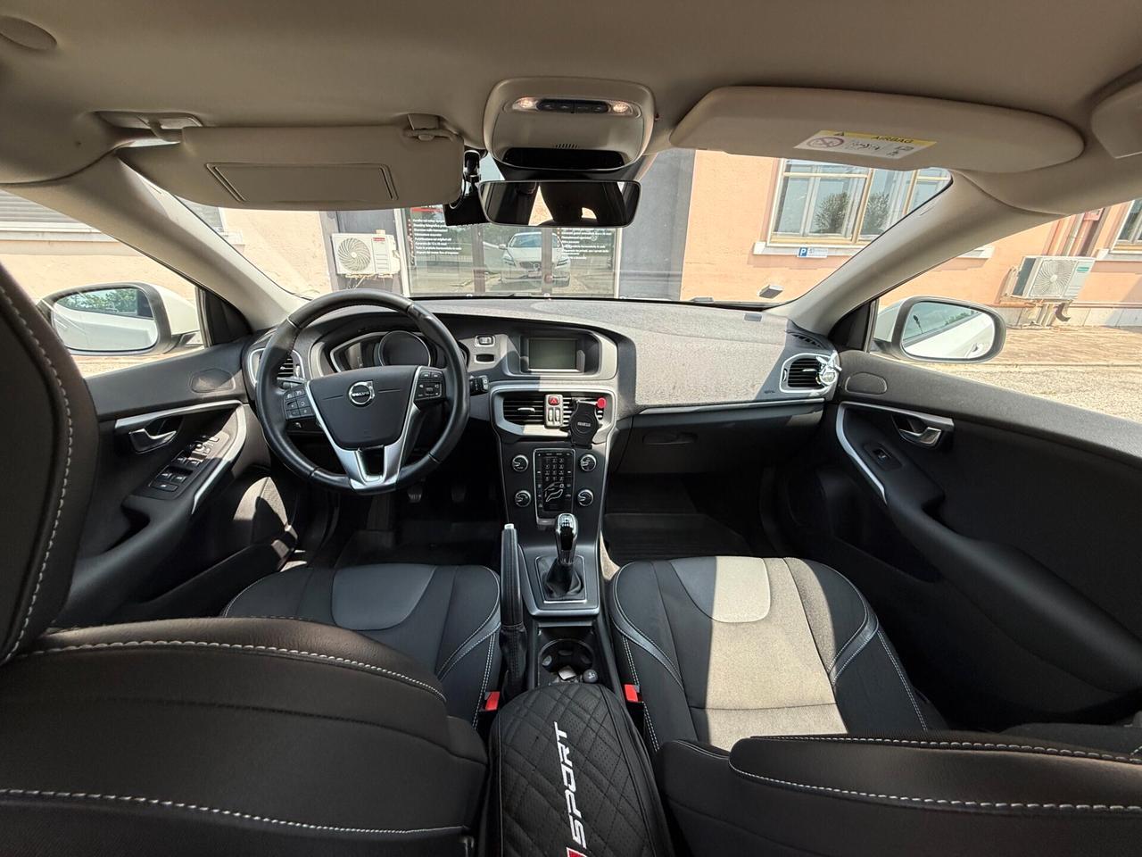 Volvo V40 T2 Momentum