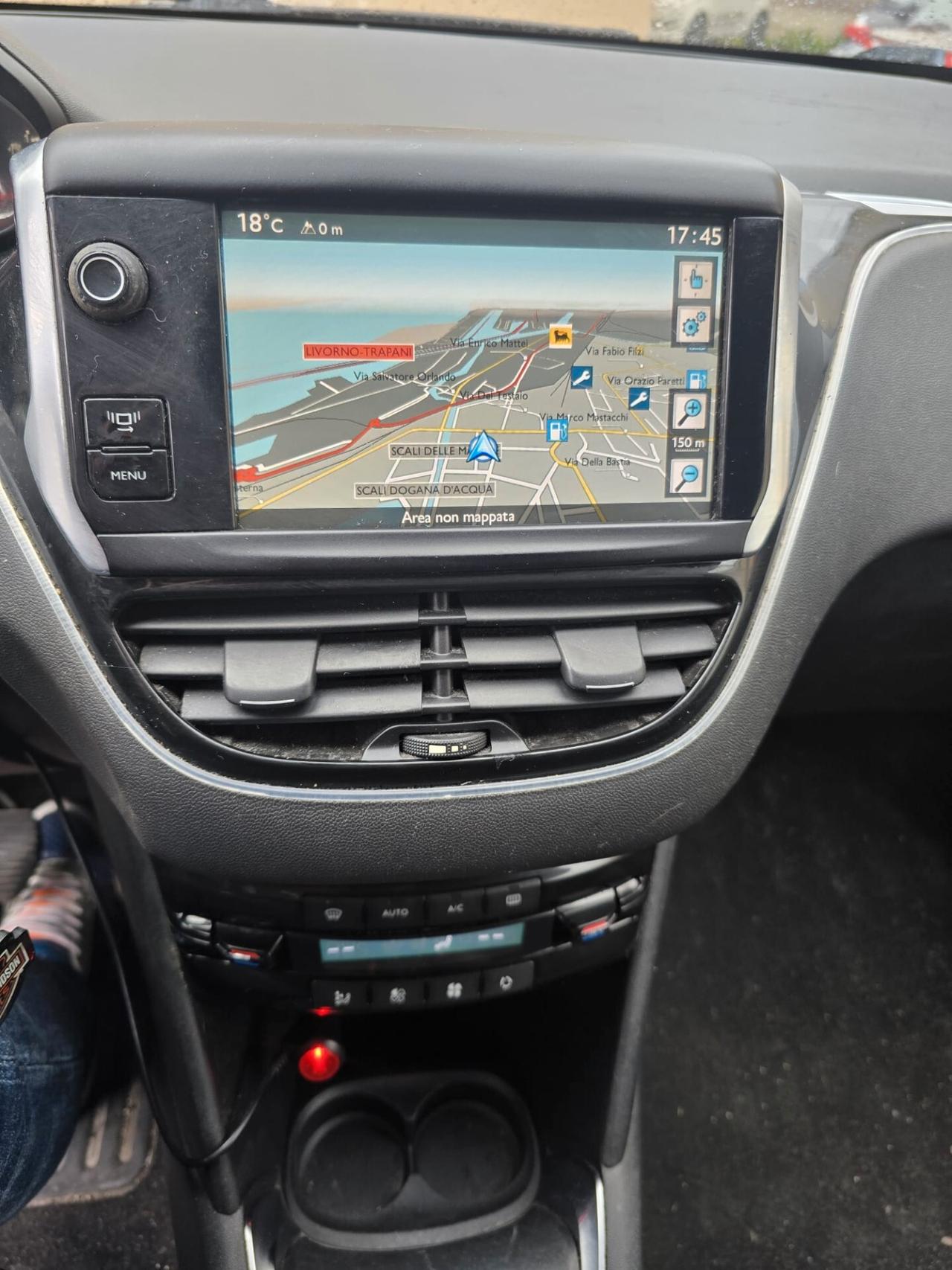 Peugeot 208 1.4 HDi 68 CV 5 porte Allure