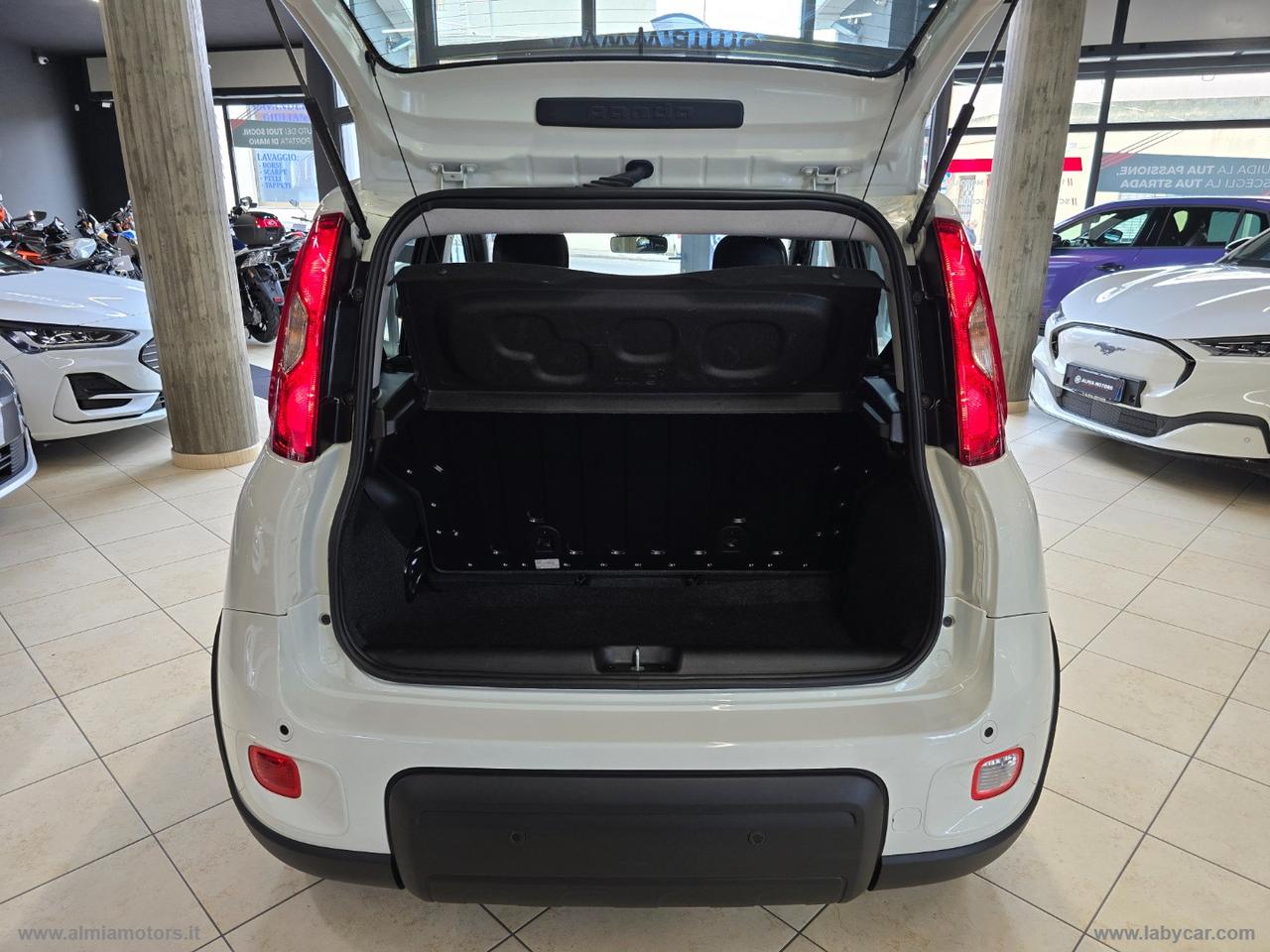 FIAT Panda 1.0 FireFly S&S Hybrid Pandina