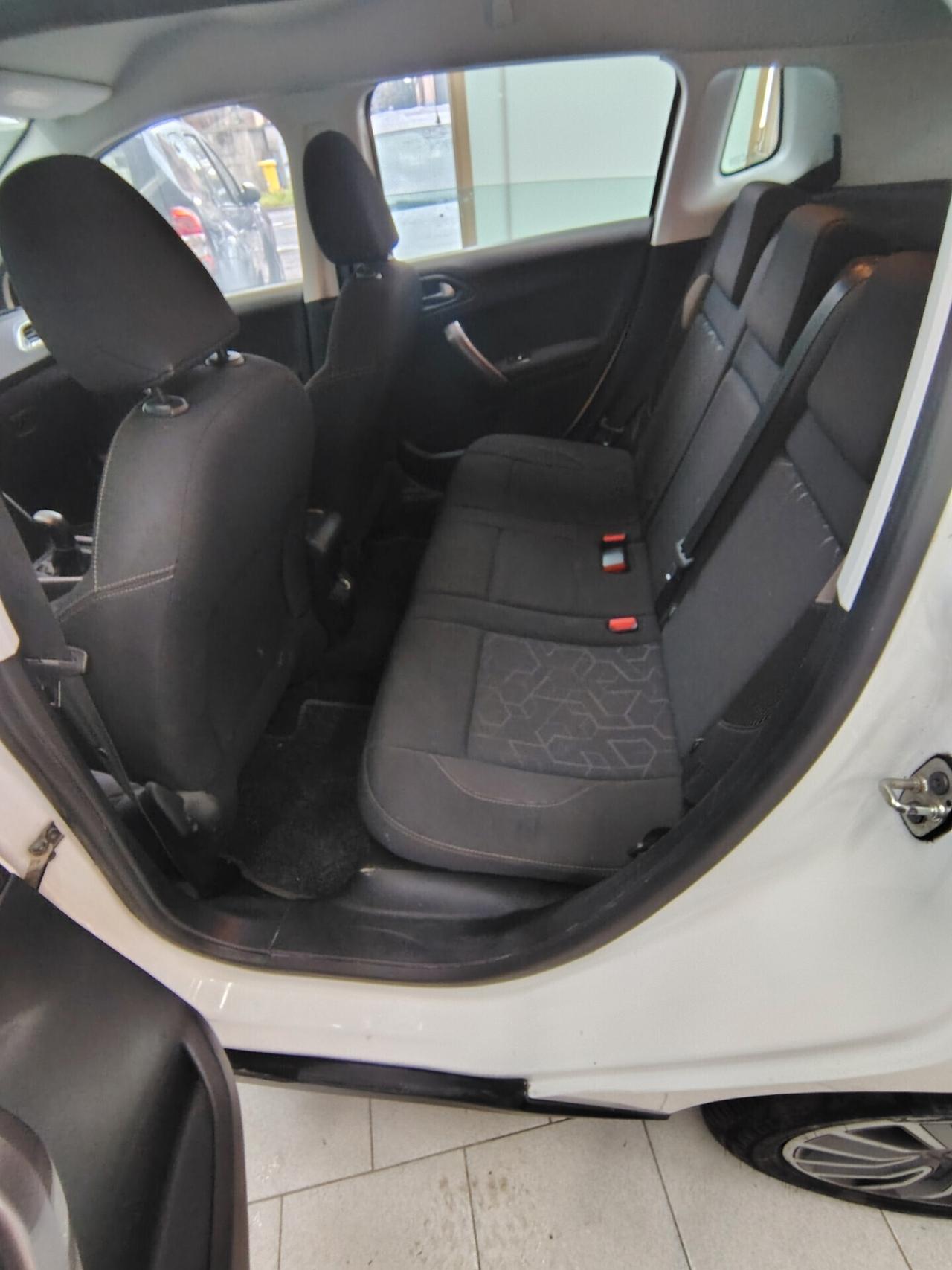 Peugeot 2008 BlueHDi 100 S&S Allure