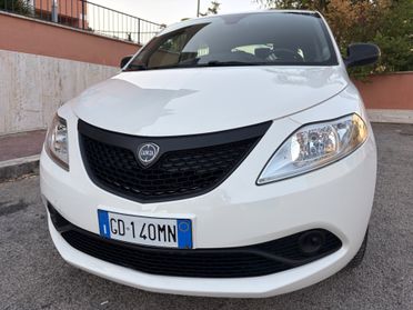 Lancia Ypsilon 1.0 FireFly benz ideale per neopatentati