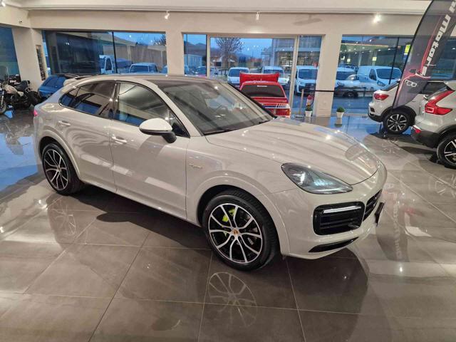 PORSCHE Cayenne Coupé 3.0 V6 E-Hybrid PASM PANO GTS MEMORIE