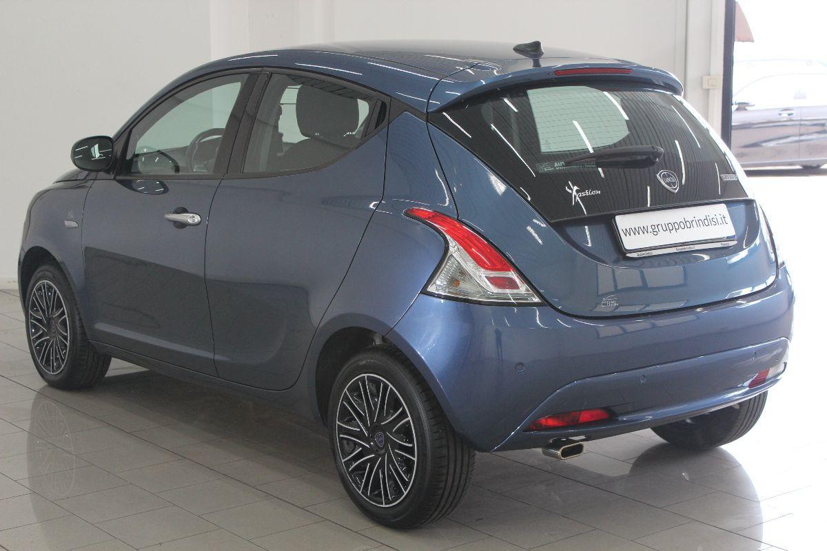 LANCIA - Ypsilon - 1.0 FireFly 5p.S&S Hybryd Gold