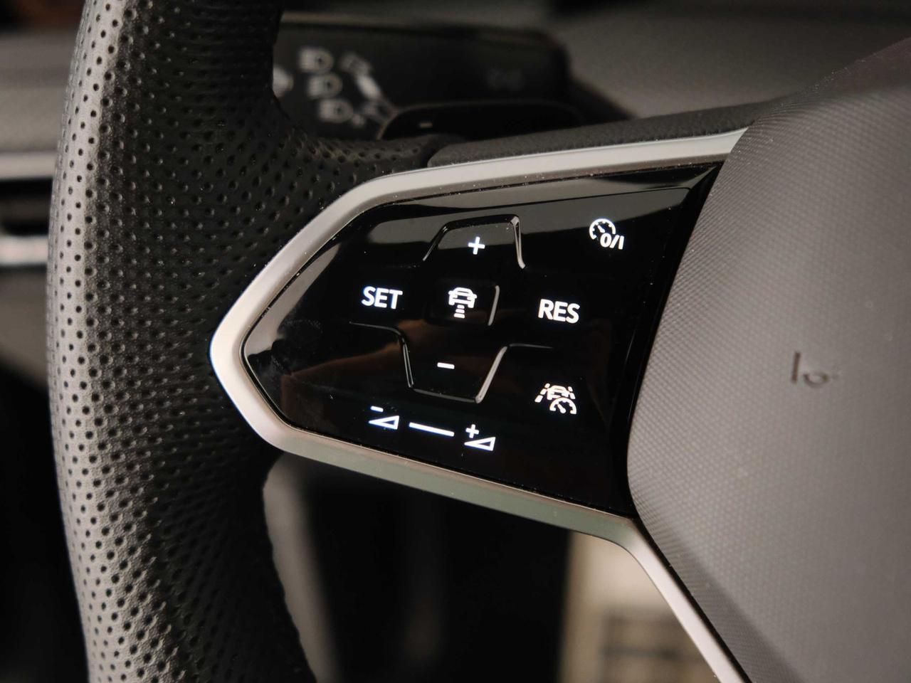 Volkswagen Golf 2.0 tdi scr 150cv r-line dsg