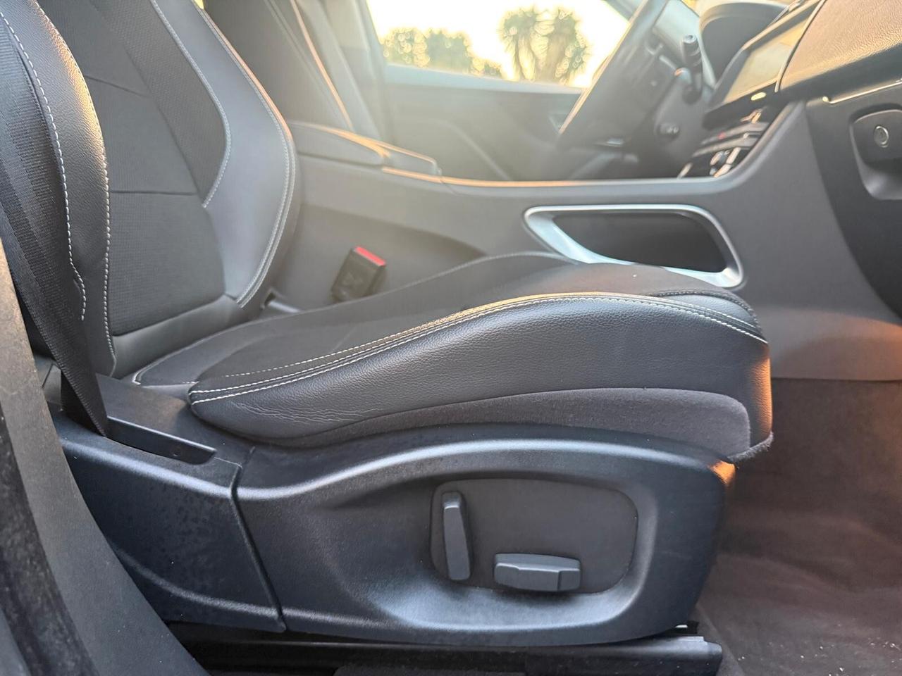 Jaguar F-Pace 2.0 D 180 CV AWD R-Sport