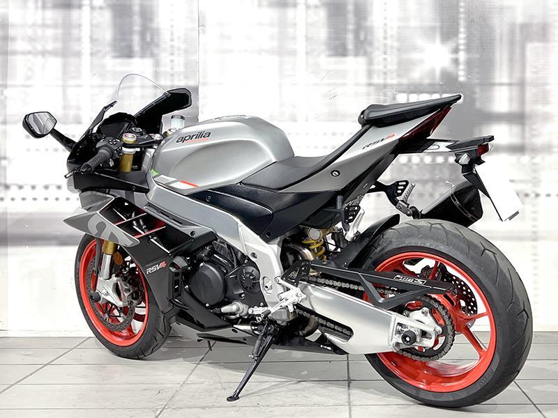 Aprilia RSV4 1100