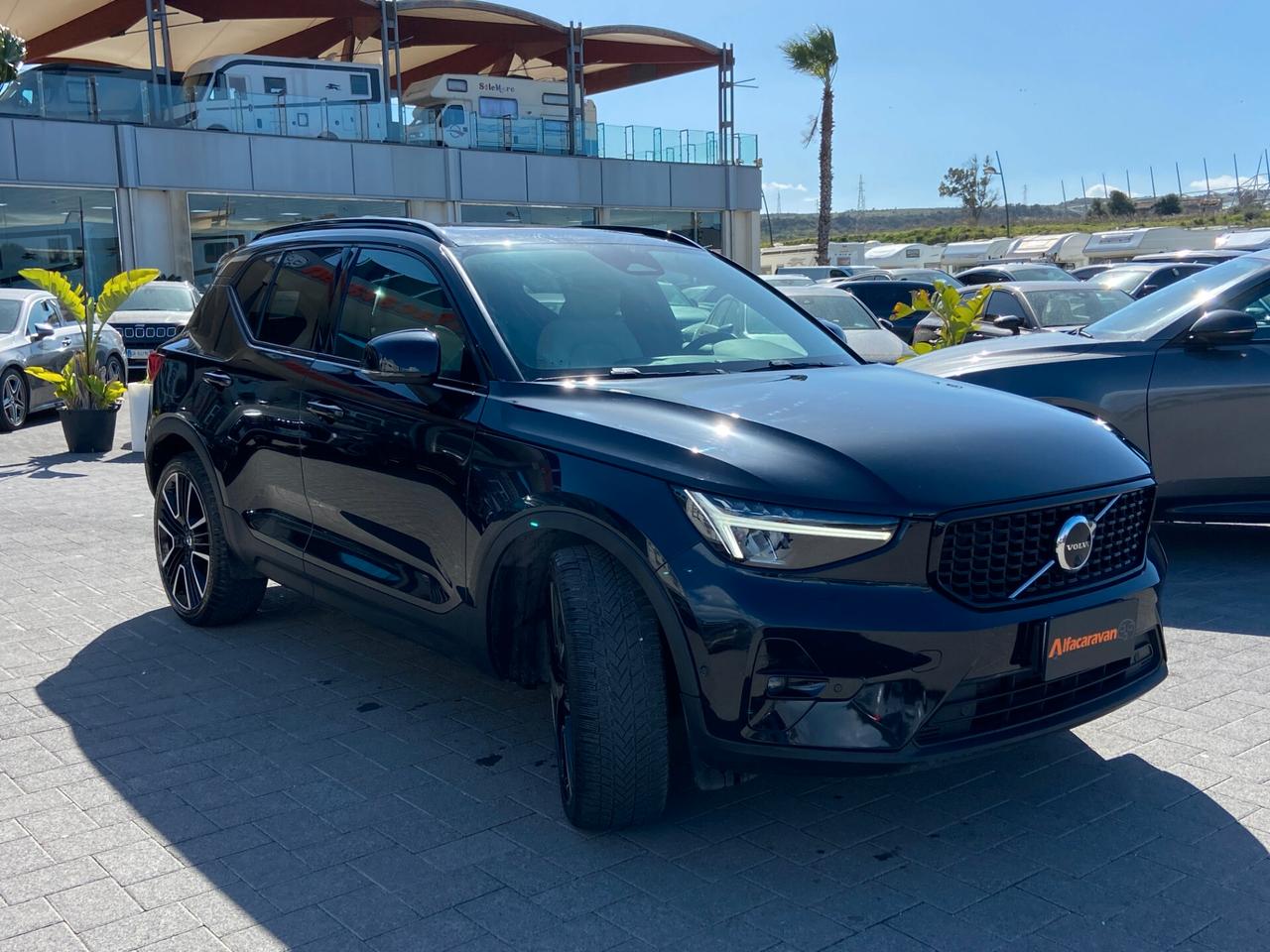 Volvo XC40 2.0 b3 Ultimate Dark Sport auto
