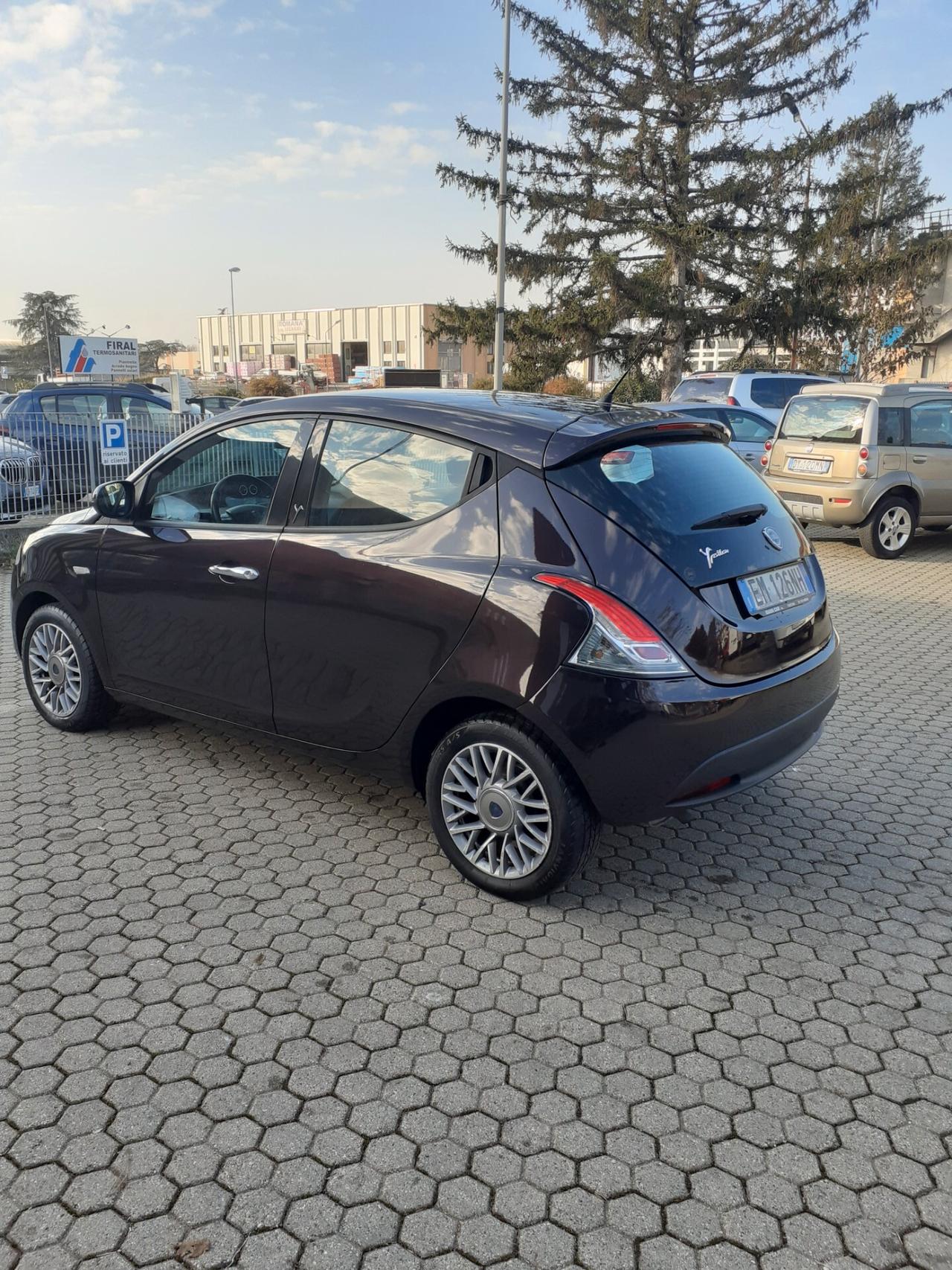 Lancia Ypsilon 1.2 69 CV 5 porte S&S Platinum