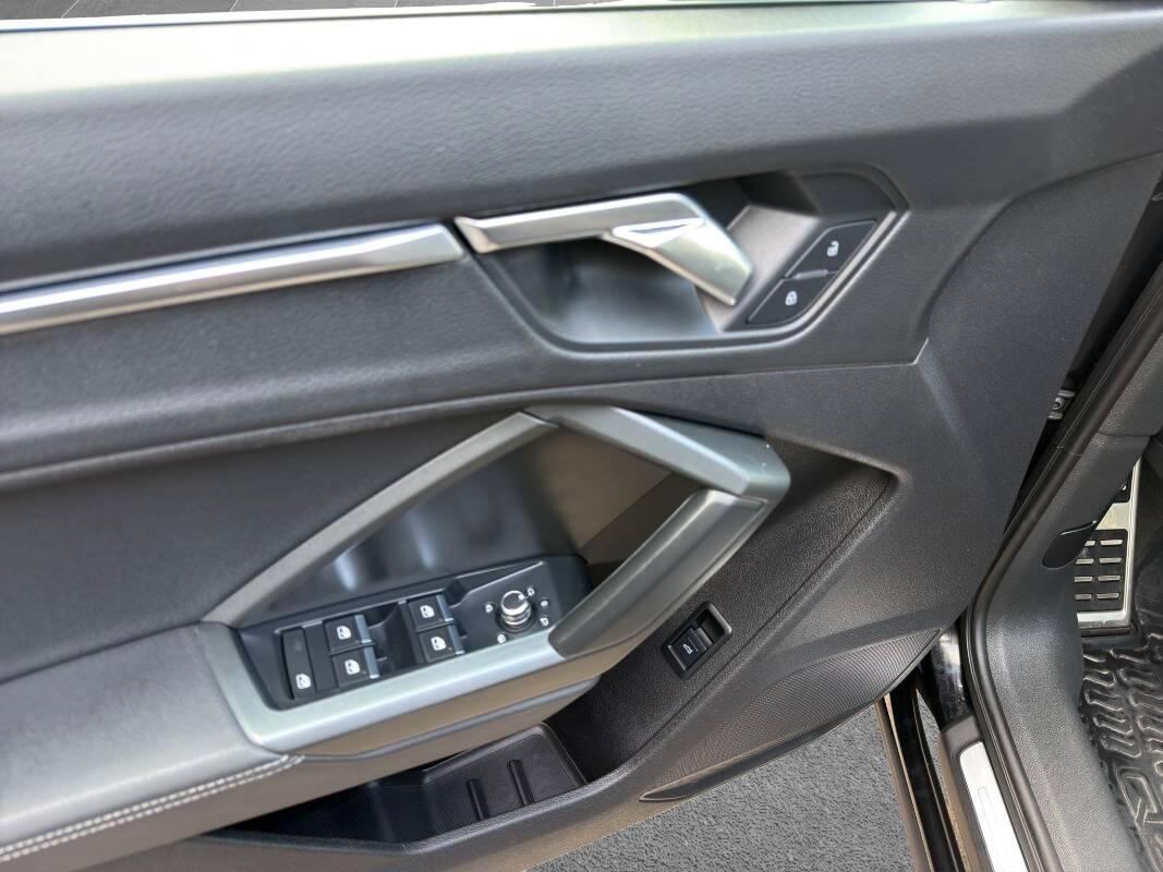 Audi Q3 35 2.0 tdi S line edition s-tronic Tetto