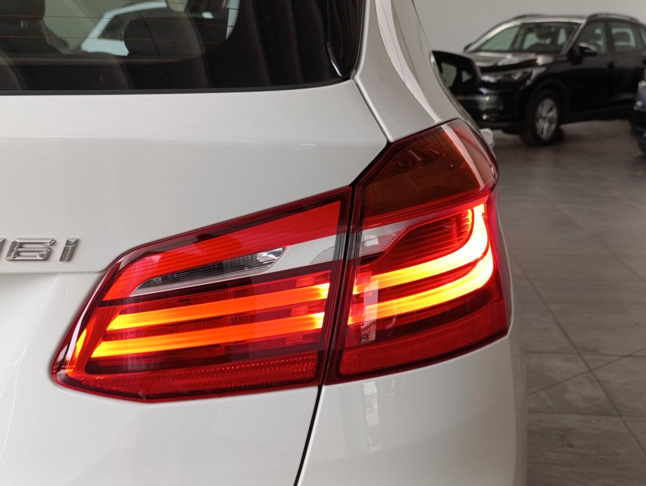 BMW 216 i Active Tourer Advantage