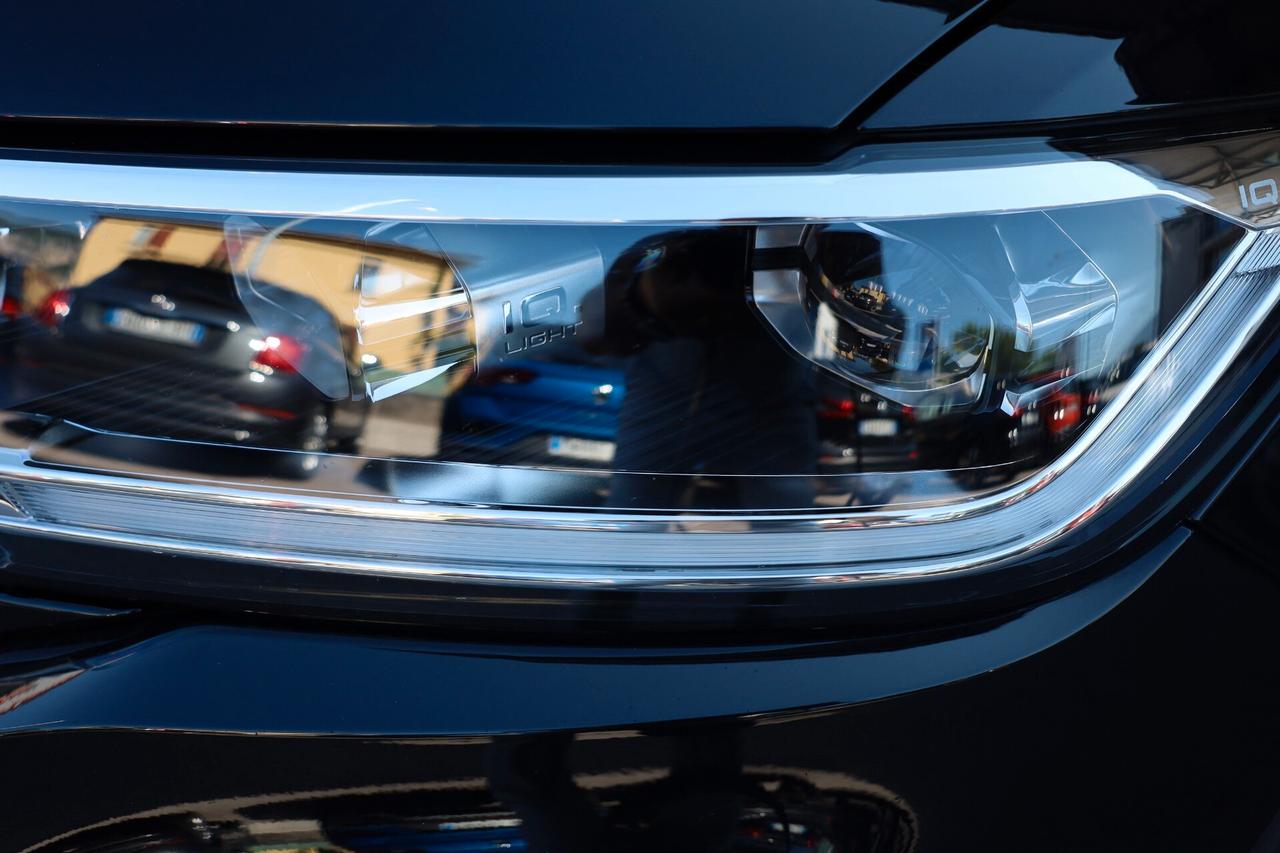 VOLKSWAGEN T-ROC 1.5 TSI ACT DSG R-Line BLACK EDITION