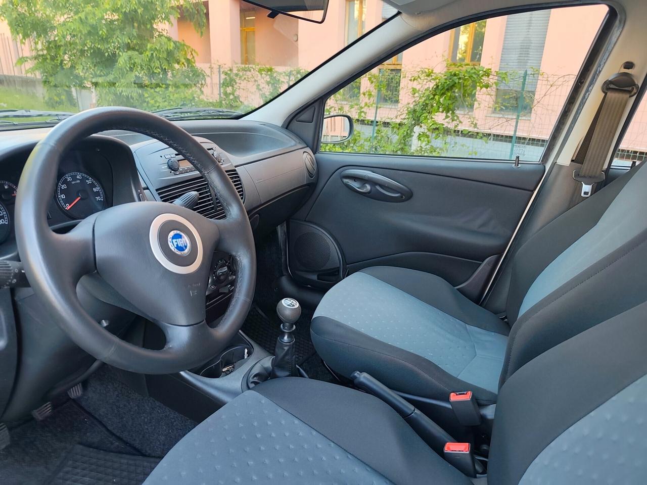 Fiat Punto 1.2 Benz euro 4 60 Milà km 5 p