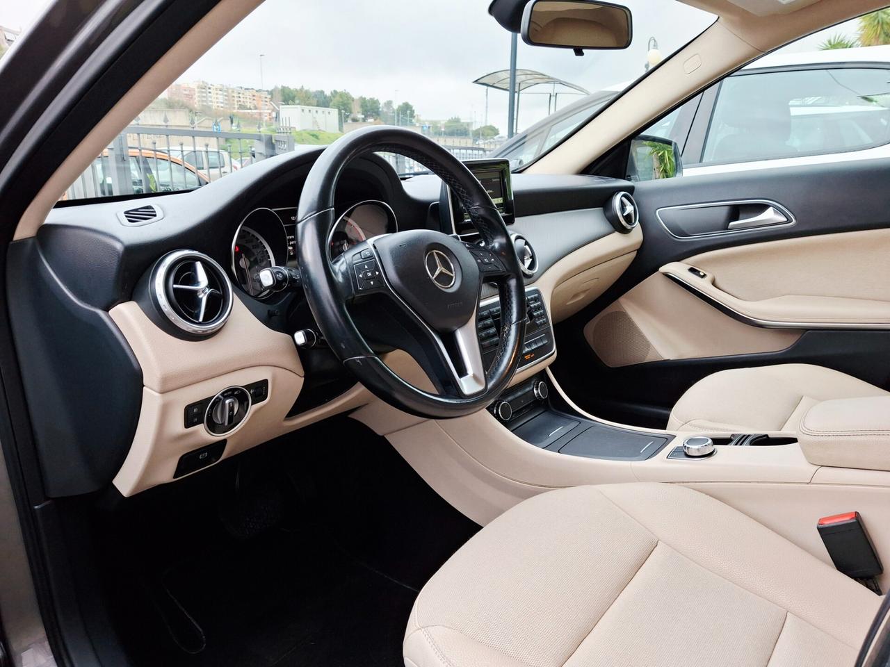 Mercedes-benz GLA 200 d Automatic Sport