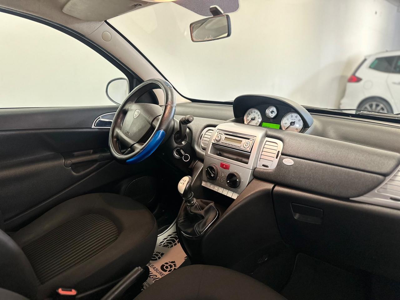 Lancia Ypsilon 1.2 Argento NEOPATENTATI