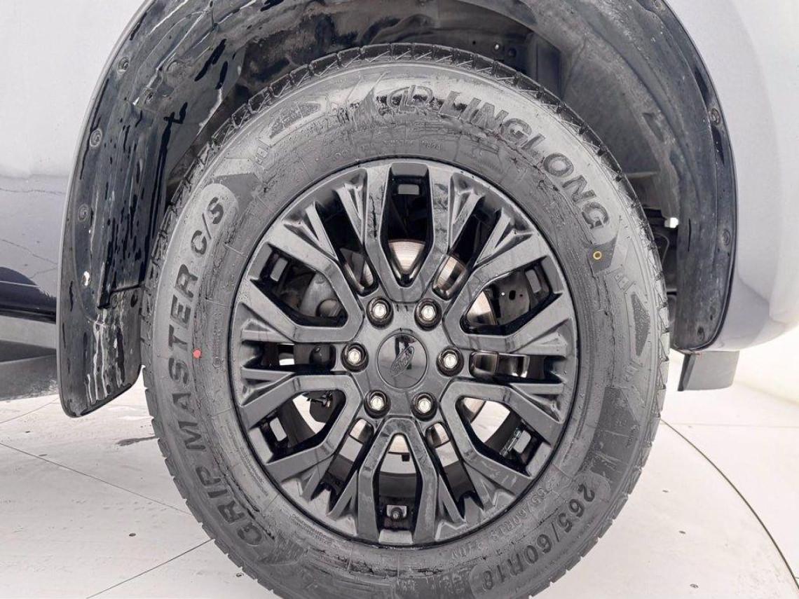 FORD Ranger 2 0 tdci double cab wildtrak thunder 213cv auto