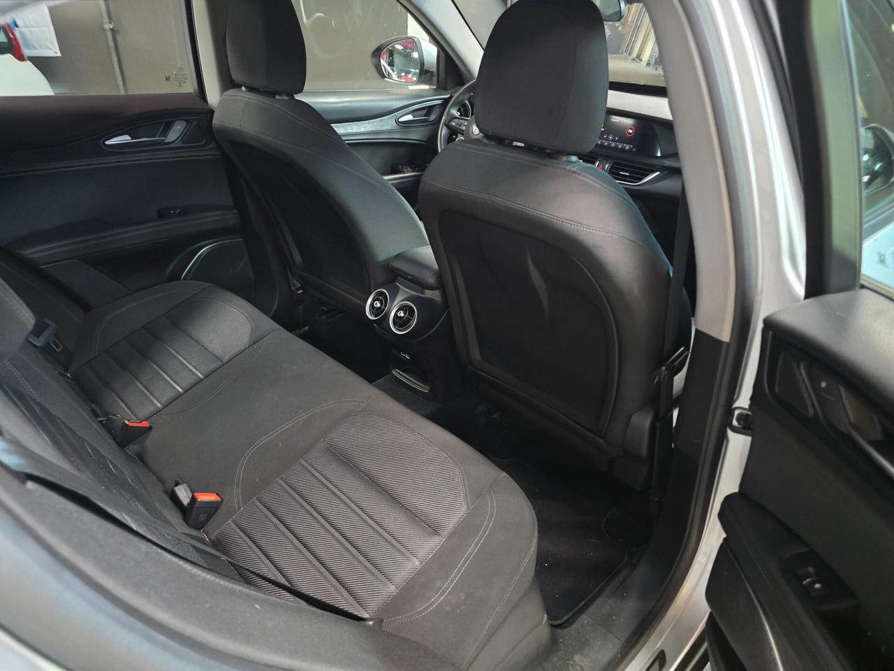 Alfa Romeo Stelvio 2.2 Turbodiesel 160 CV AT8 RWD Super