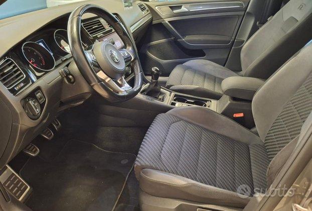 Volkswagen Golf R-Line