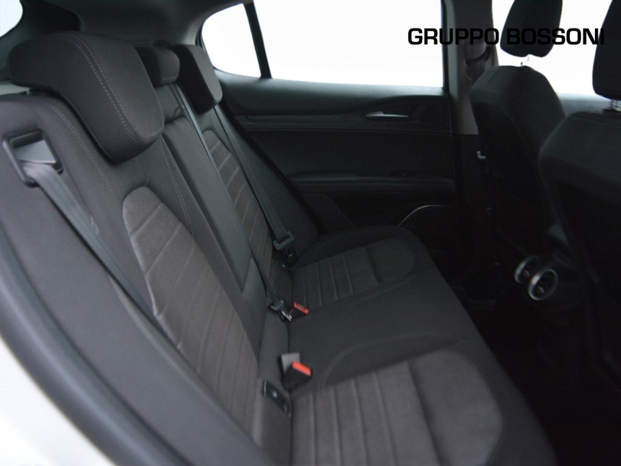 Alfa Romeo Stelvio 2.0 turbo 200cv business q4 at8