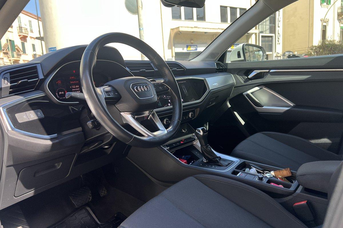 AUDI Q3 35 TDI S tronic Business Advanced