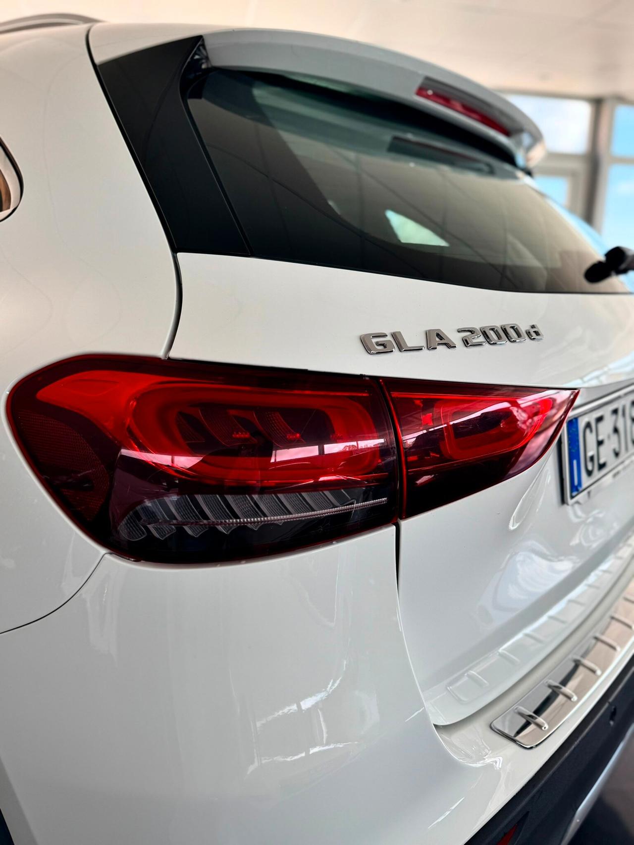 MERCEDES GLA (H247) GLA 200 d Automati...