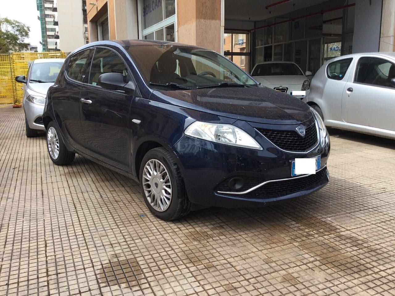 Lancia Ypsilon 1.2 69 CV 5 porte Silver