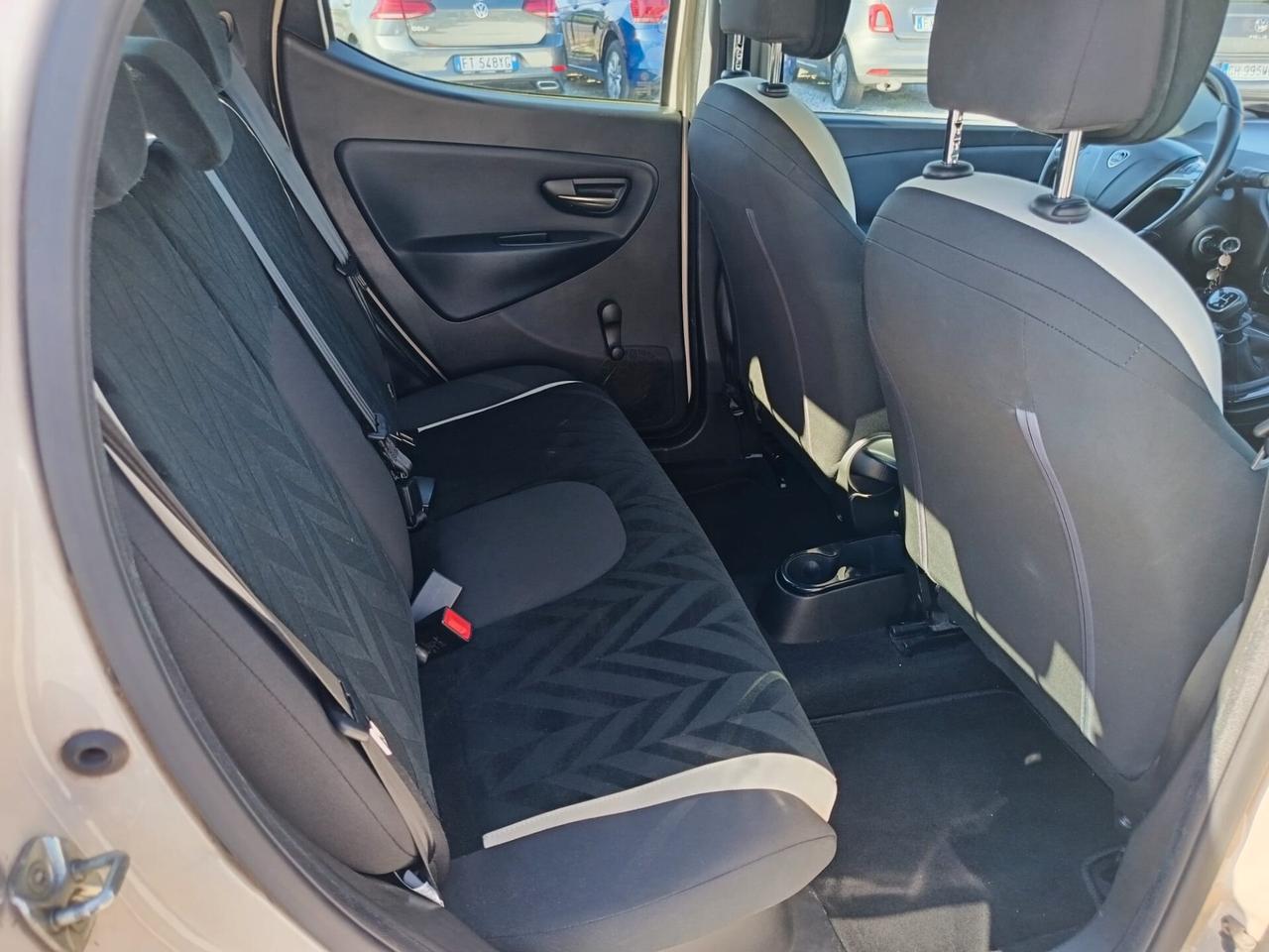 Lancia Ypsilon 1.2 69 CV 5 porte Gold
