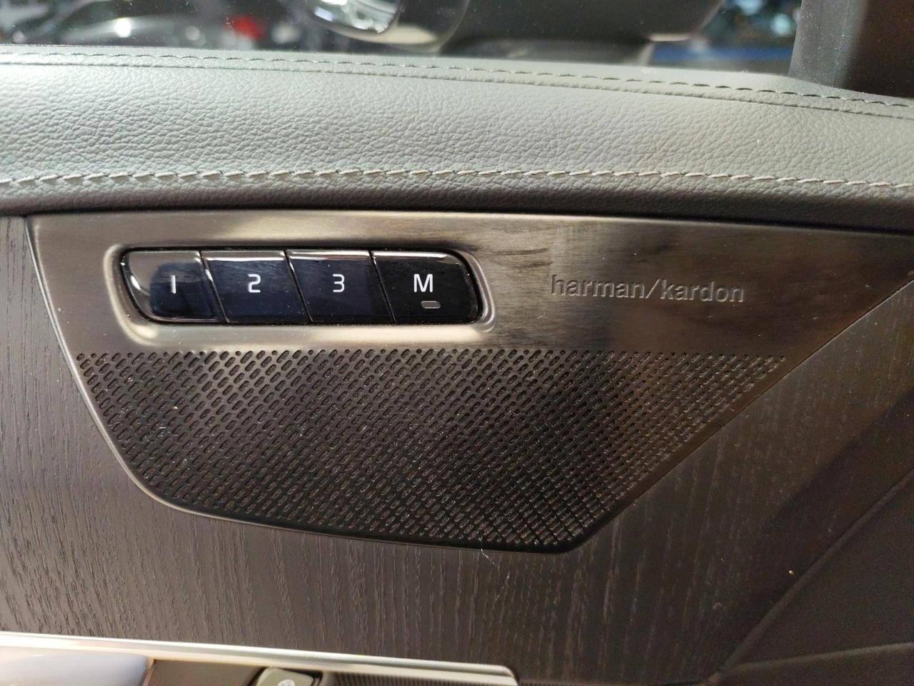 Volvo XC90 b5 Ultimate Dark awd 7 Posti