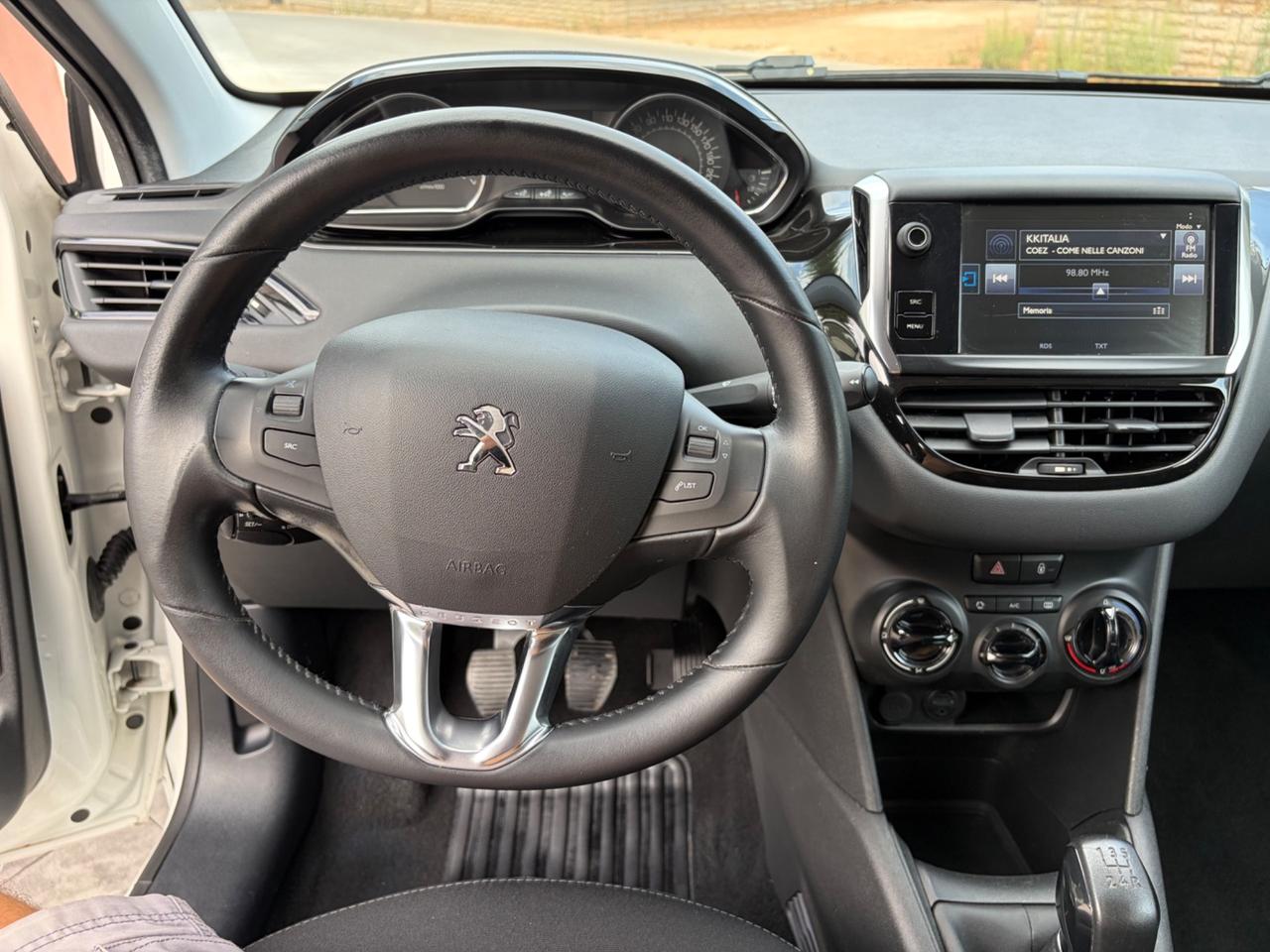 Peugeot 208 1.2 benzina 2014