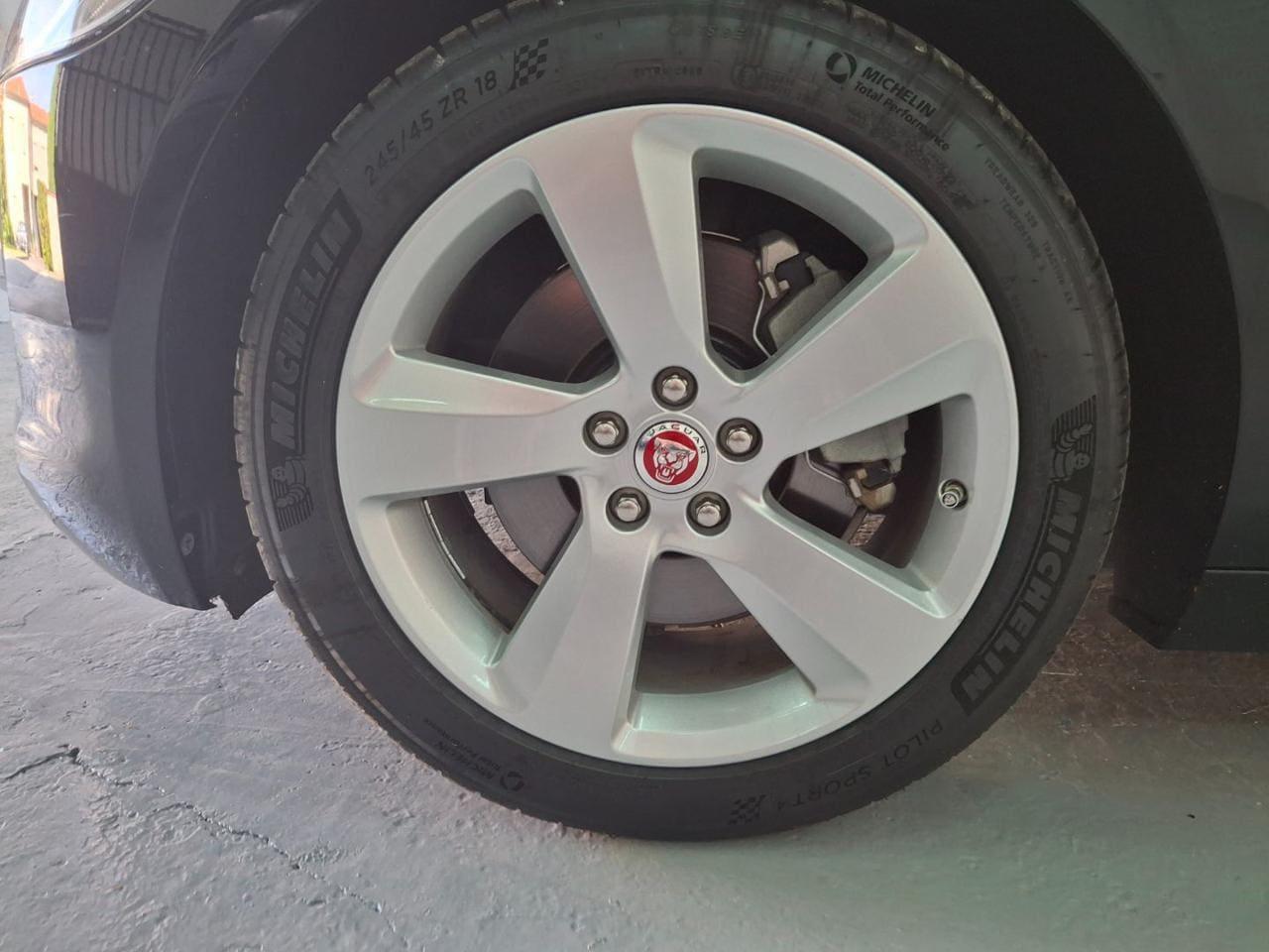 JAGUAR XF 2ª serie (X260) XF 2.0 D 180 CV aut...