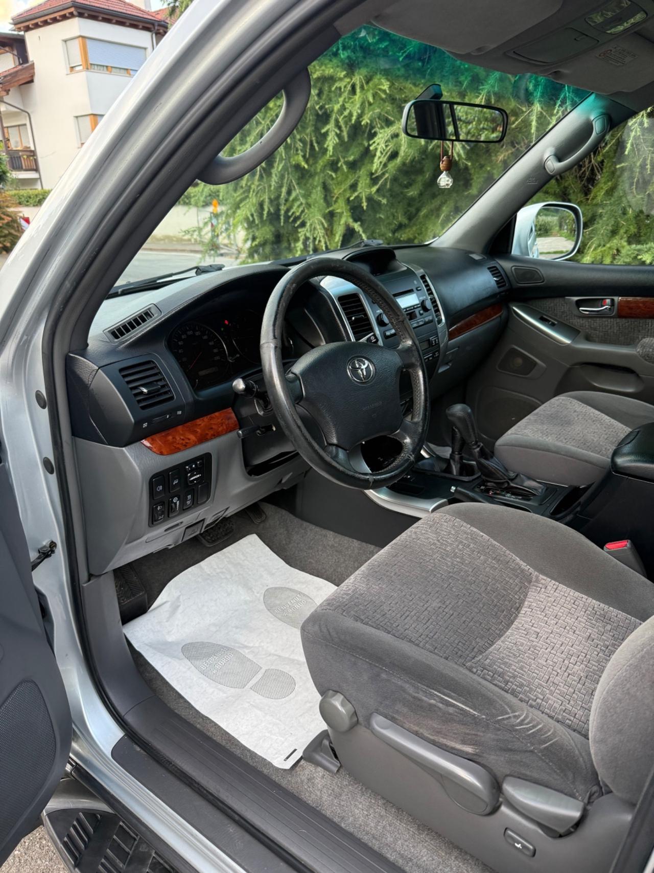 Toyota Land Cruiser 3.0 D-4D 16V cat 5 porte aut. Wagon