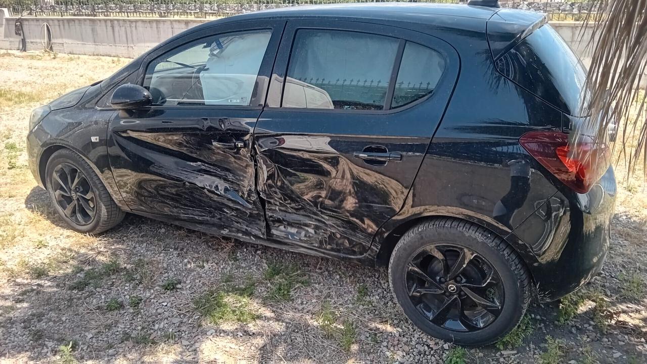 Opel Corsa 1.2 BENZINA SINISTRATA