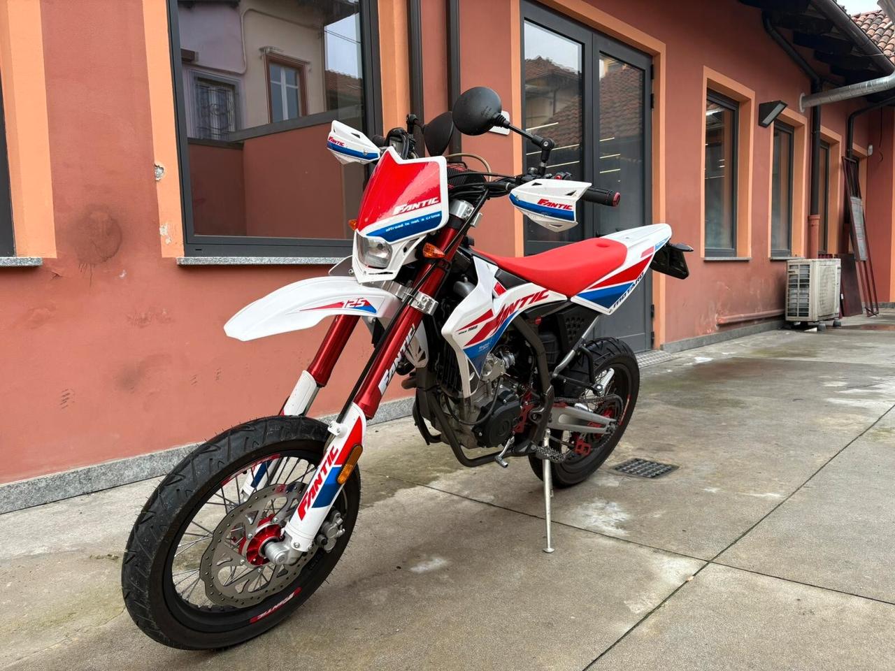 FANTIC 125 MOTARD CASA - 2019