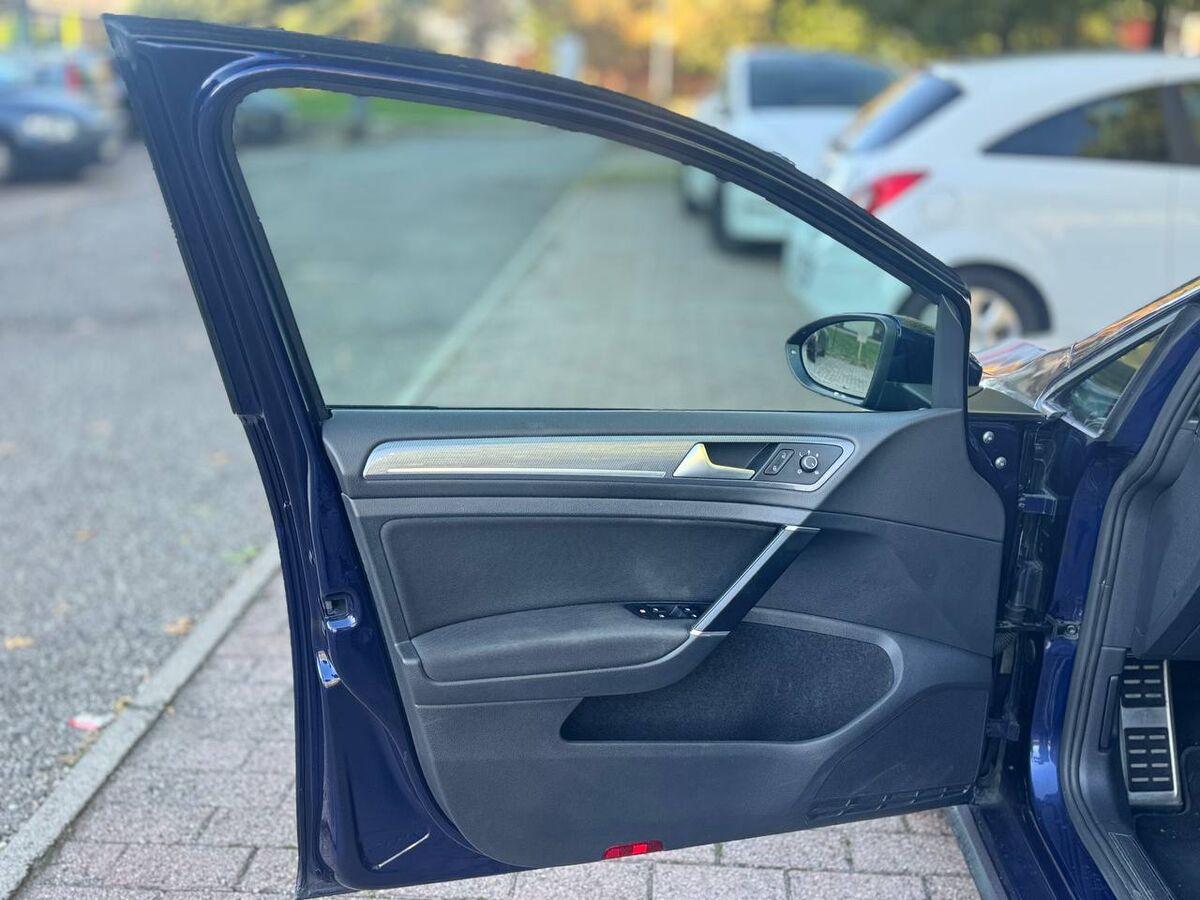 Volkswagen Golf 1.5 tsi Sport 150cv dsg