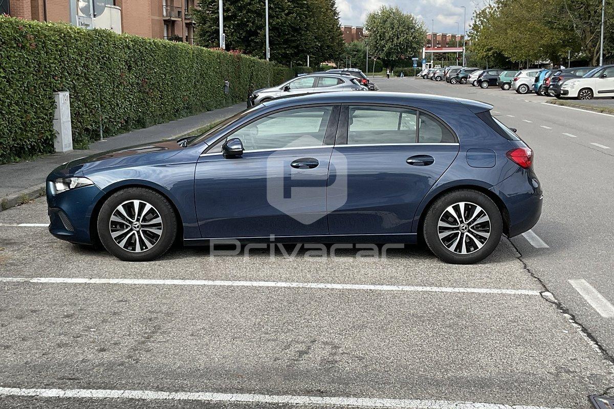 MERCEDES A 180 d Automatic Business