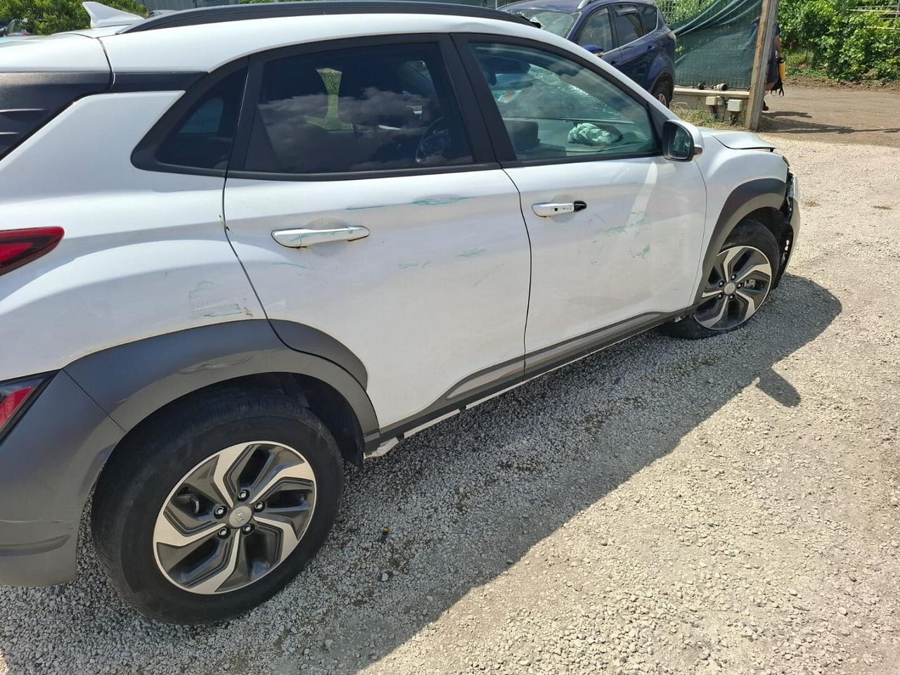 HYUNDAI KONA 2022 IBRIDA SINISTRATA