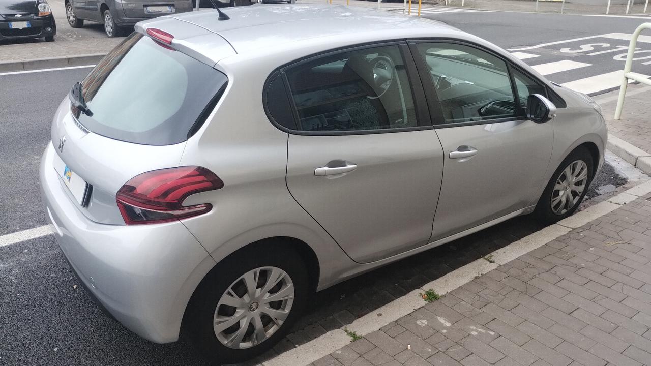 Peugeot 208 BlueHDi 75 S&S 5 porte Active